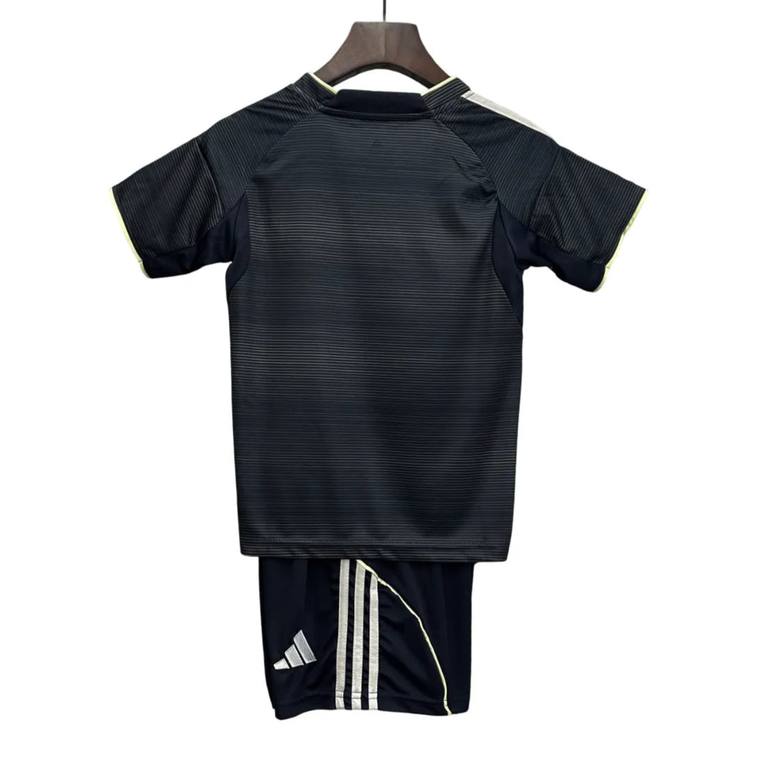 Conjunto Infantil Real Madrid 2025/26 Away