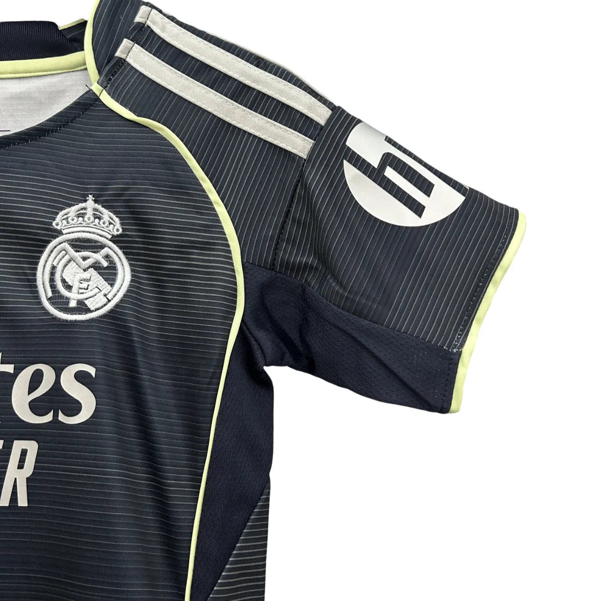 Conjunto Infantil Real Madrid 2025/26 Away